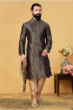 Black Men Kurta in Jacquard KURR177