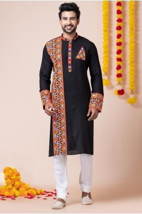 Black Men Kurta with Embroidered Rayon KURR28