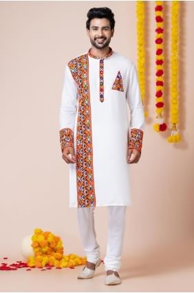 Rayon Men Kurta in White with Embroidered KURR33