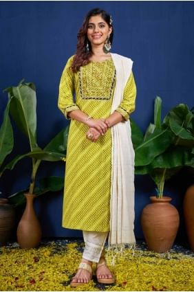 Straight Pant Suit in Parrot  Rayon with Printed SK155041