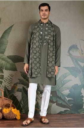 Olive green Embroidered Viscose Men Kurta KURR602